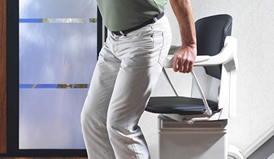 stairlift model with chair link bars